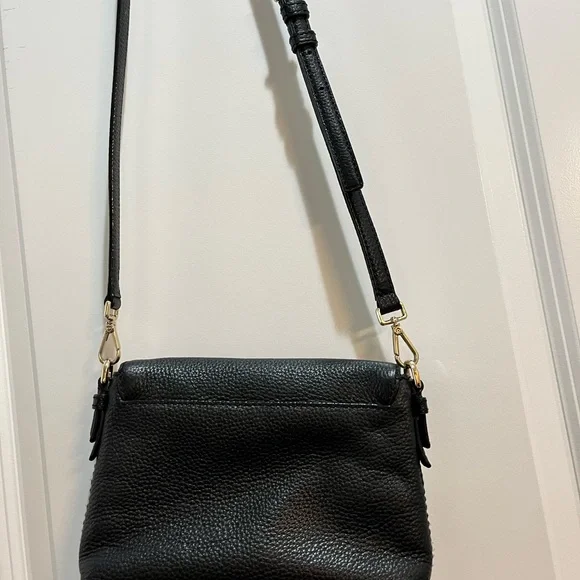 Kate Spade Black Leather Crossbody Zip Top Black Bag Pockets 9”X 6” X2” 44”strap - Picture 4 of 6